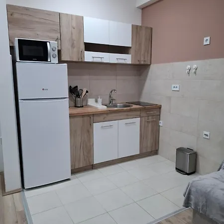 Dora ג'אגודינה